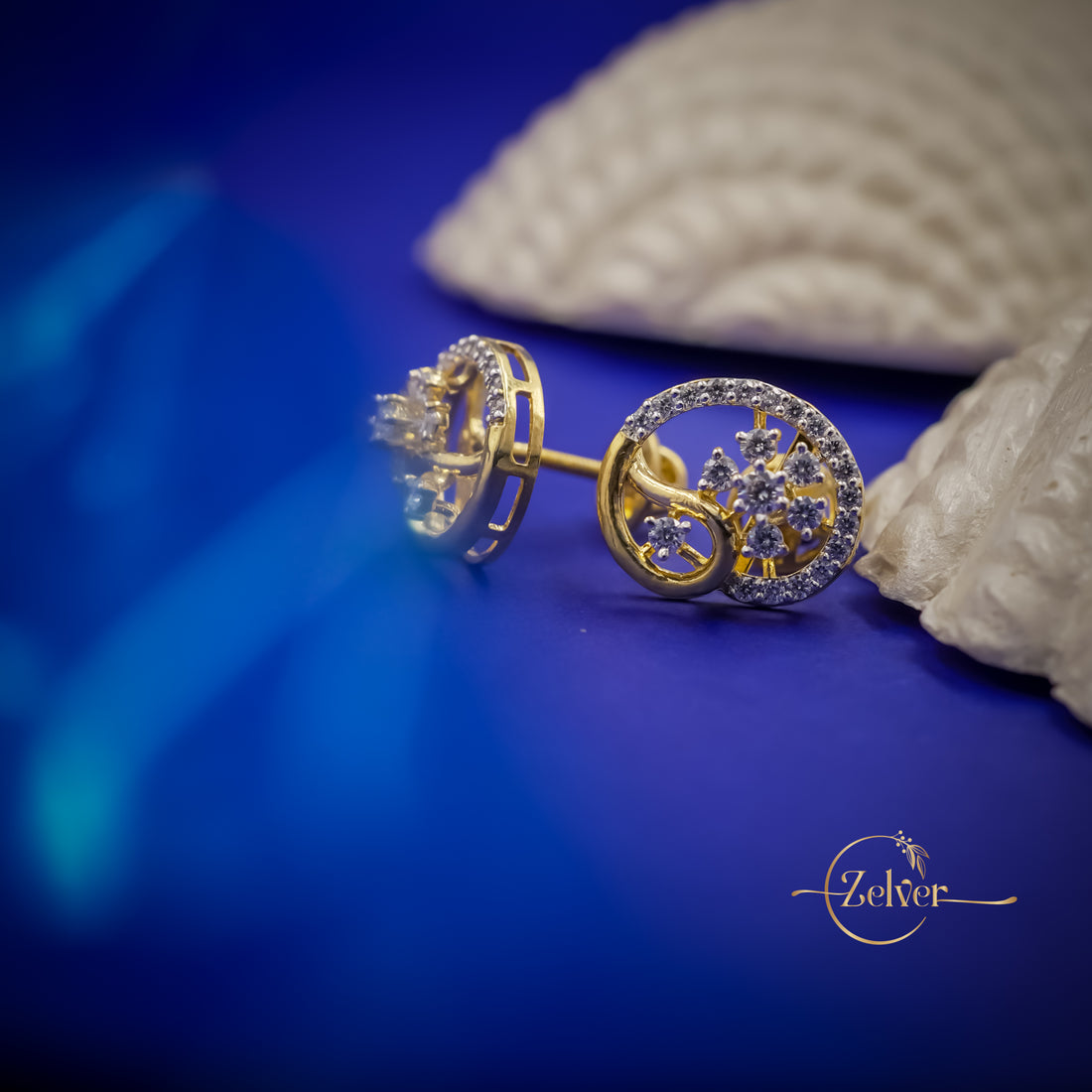 Dazzling Motif Eairring