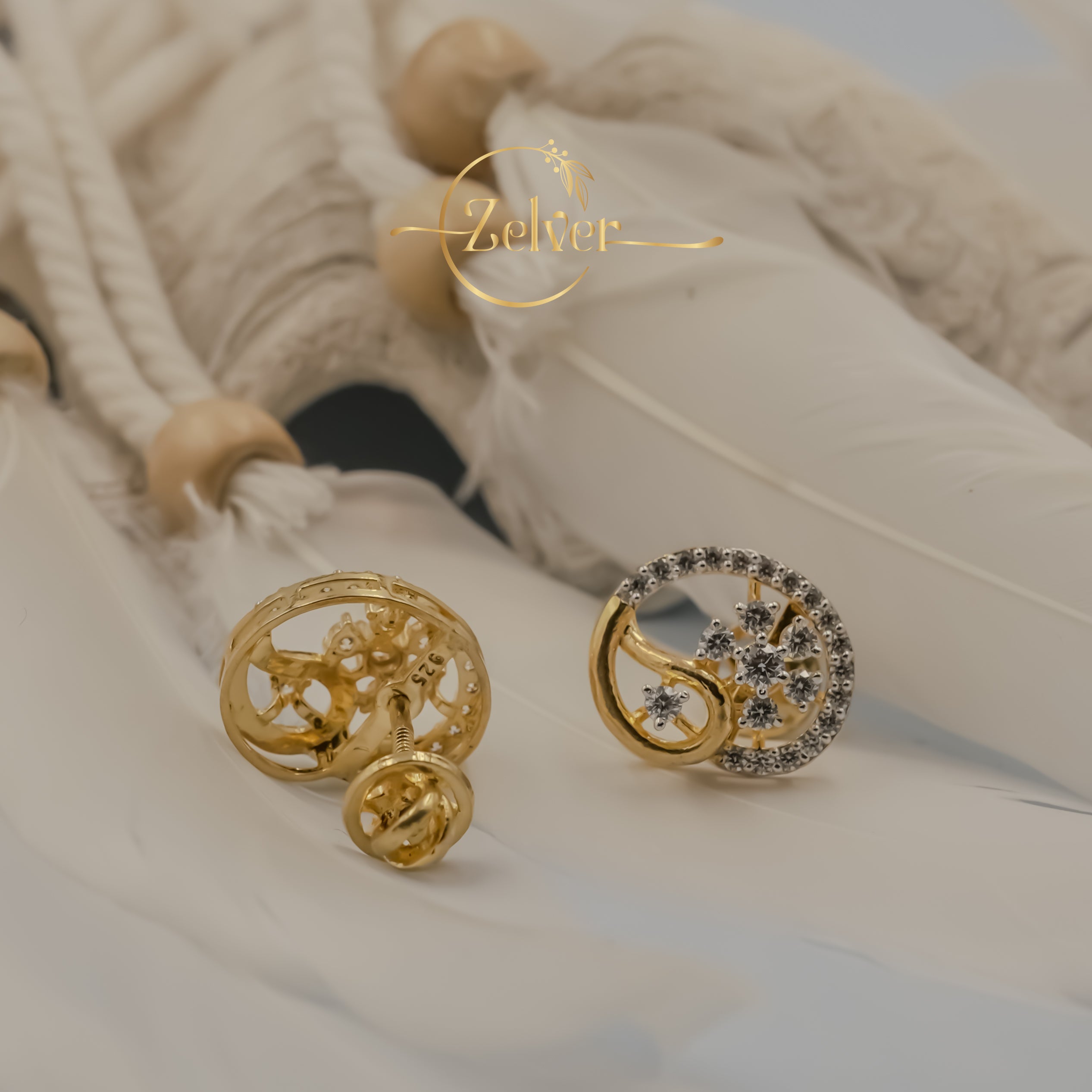 Dazzling Motif Eairring