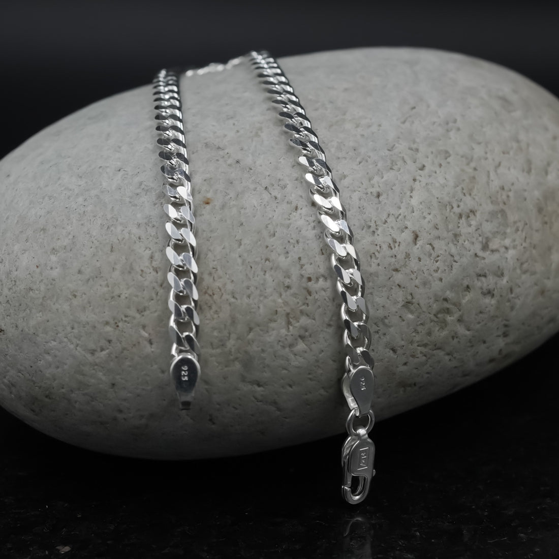 The Classic Curb: 925 Sterling Silver Chain Bracelet (8.5 Inch)